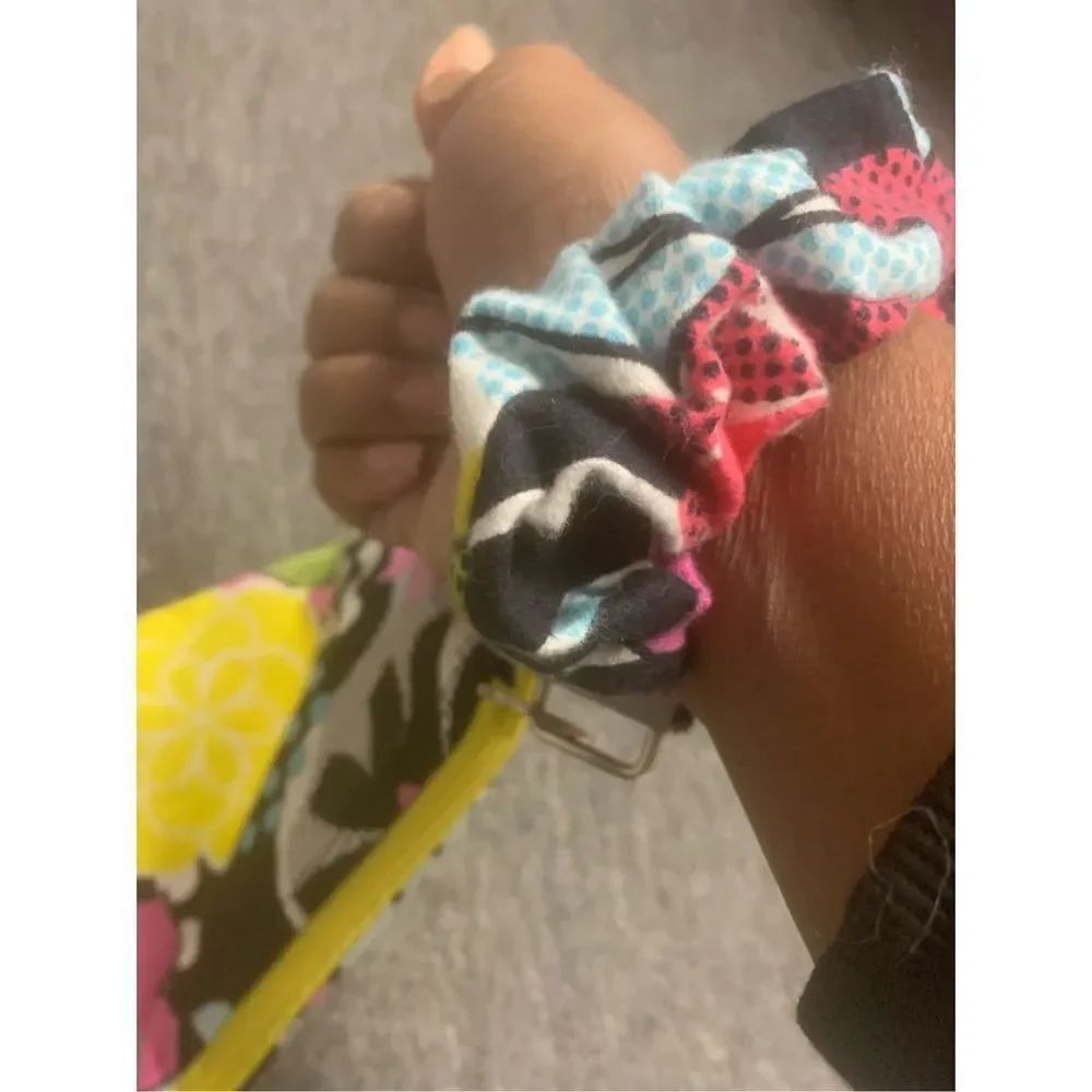 Scrunchie Keychain Wristlet Set - Picture 5 of 6